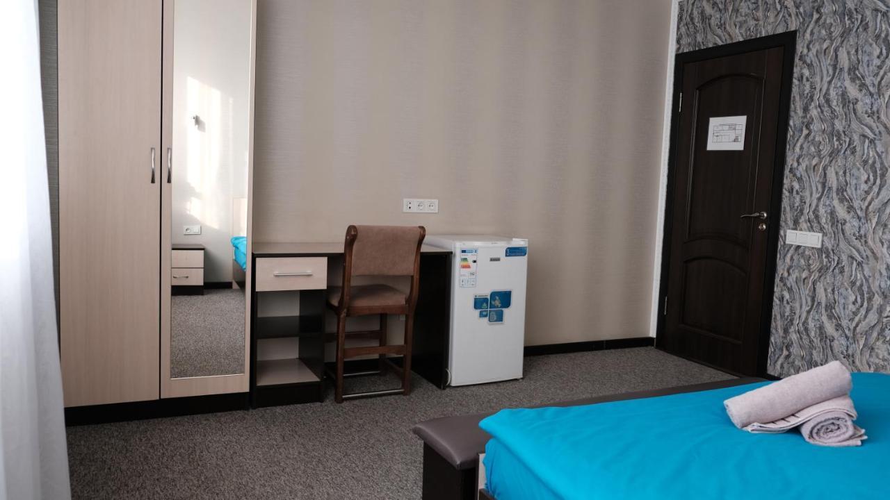 Apple Hostel Bishkek Ngoại thất bức ảnh