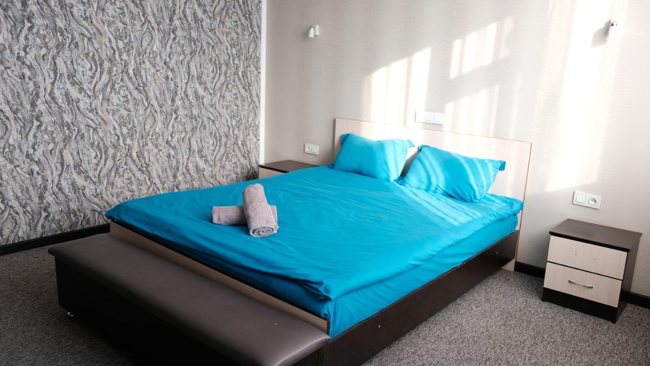 Apple Hostel Bishkek Ngoại thất bức ảnh