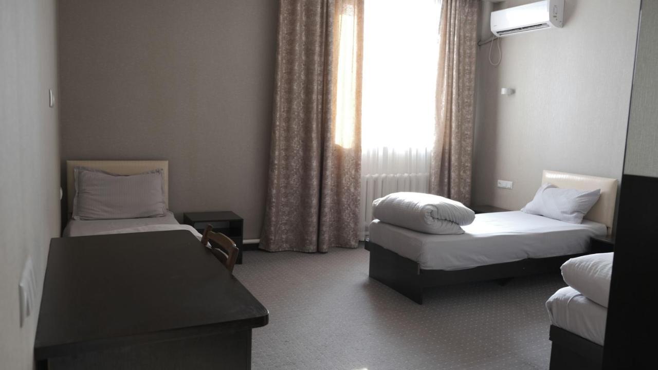 Apple Hostel Bishkek Ngoại thất bức ảnh