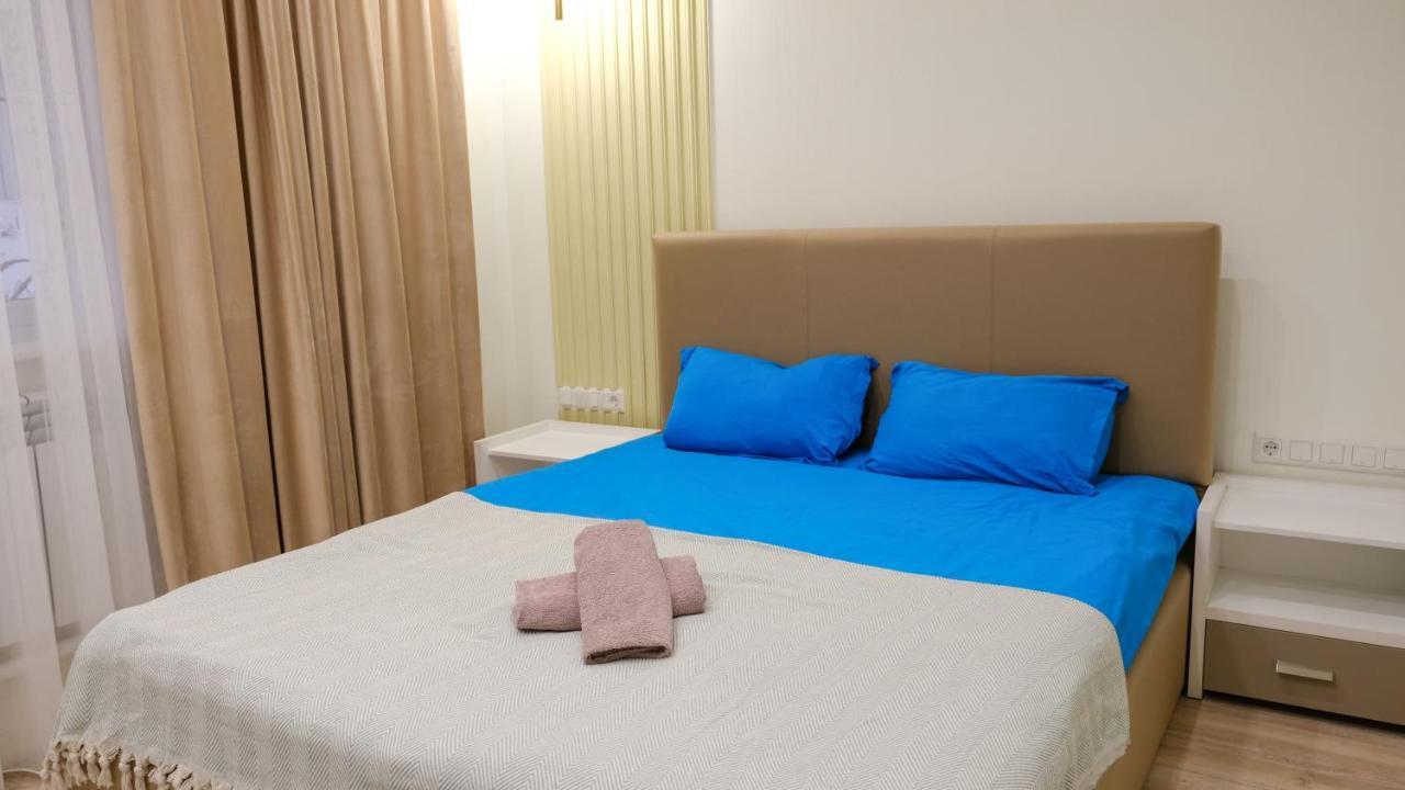 Apple Hostel Bishkek Ngoại thất bức ảnh