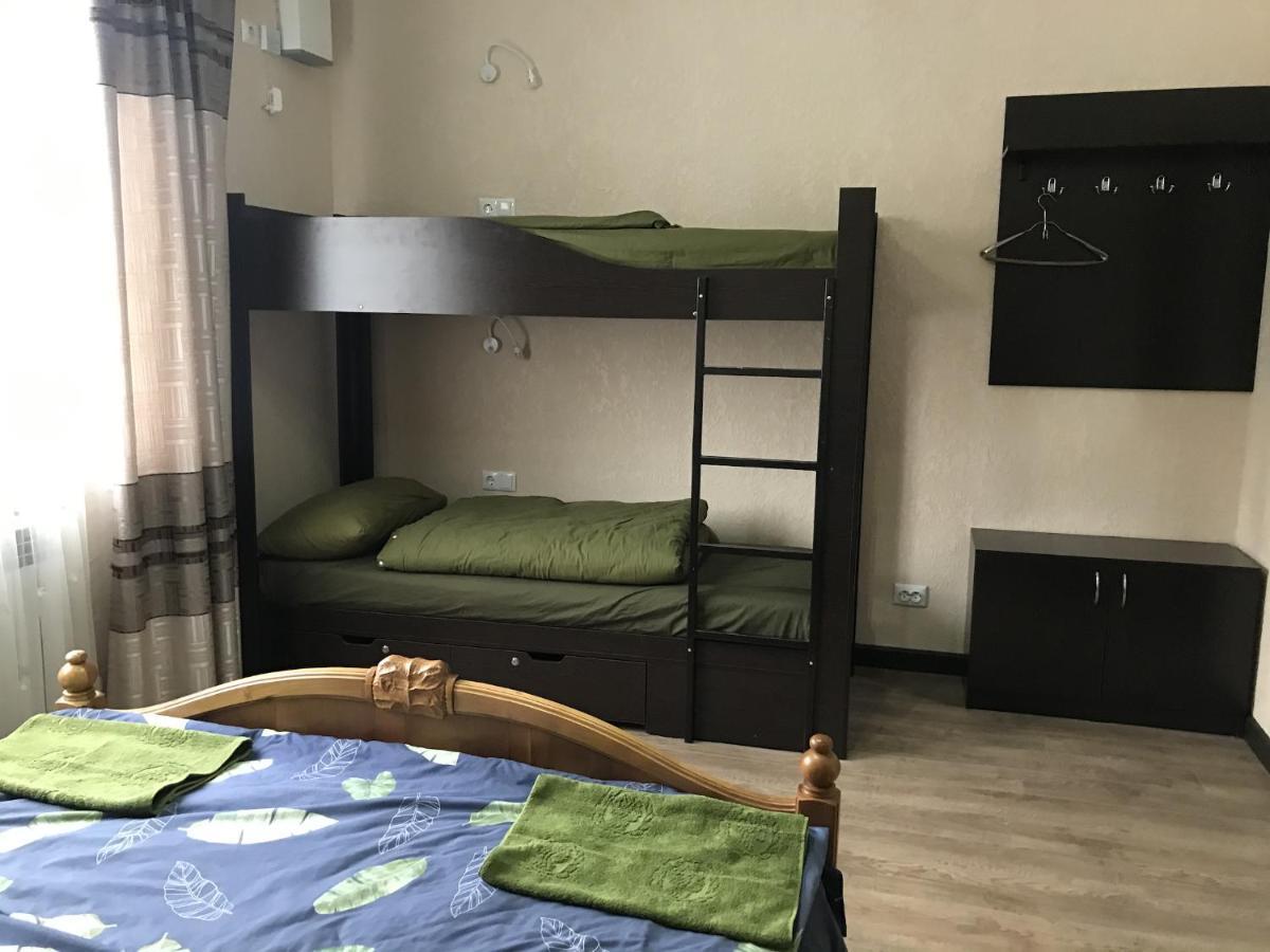 Apple Hostel Bishkek Ngoại thất bức ảnh