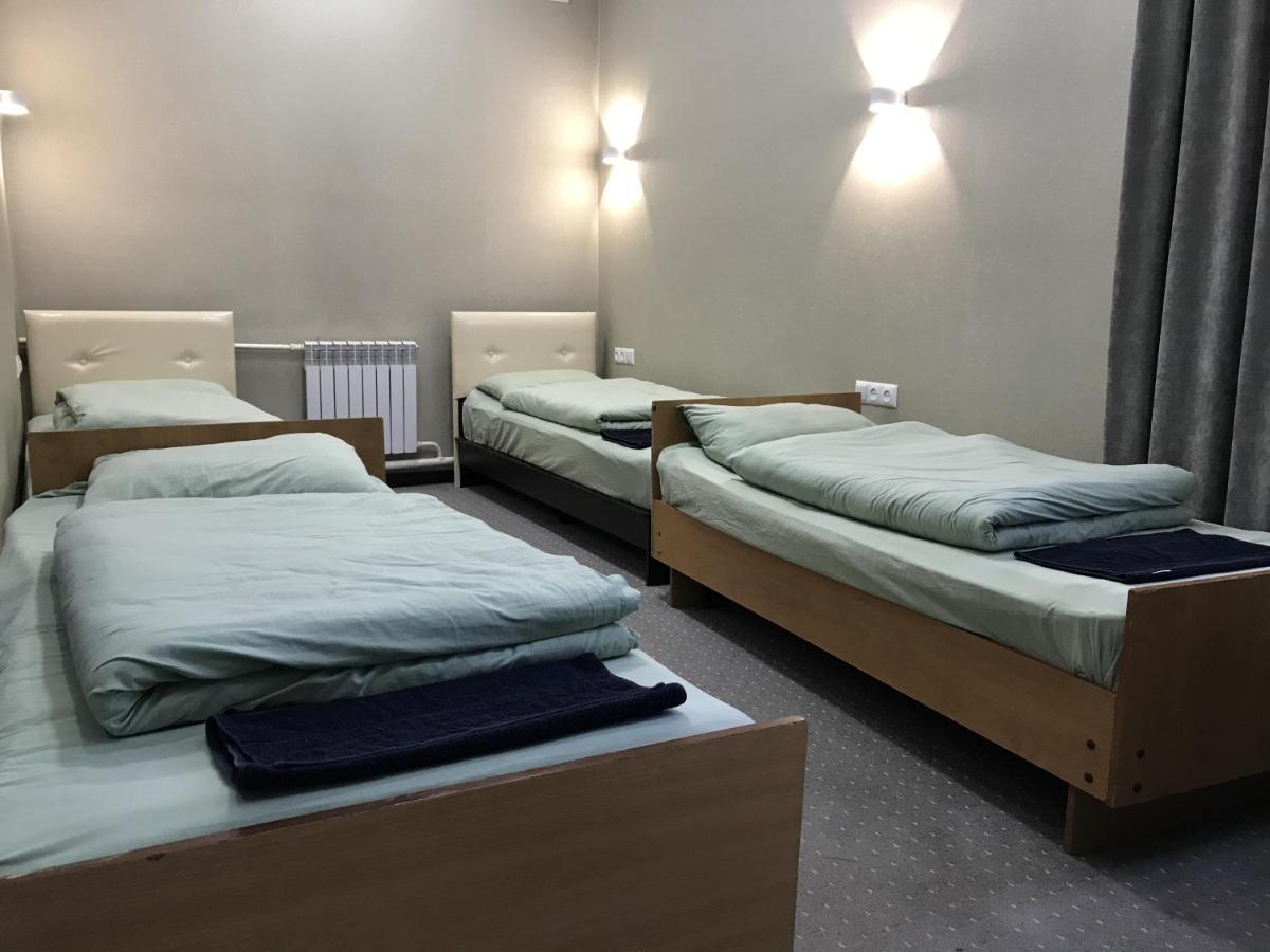 Apple Hostel Bishkek Ngoại thất bức ảnh